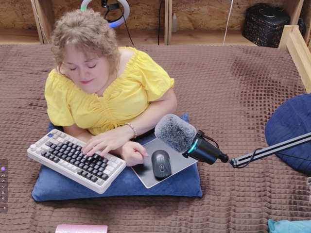 le modèle MiniNatali est en webcam porno dans un show sur le site bongacams, il possède les tags suivants: White/Caucasian,Blonde,Hairy