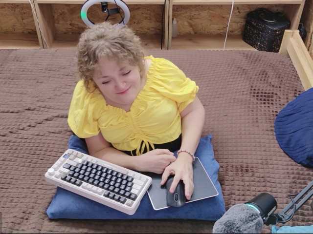 Julia-79 live cam on BongaCams