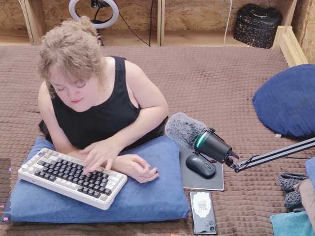 Julia-79 live cam on BongaCams
