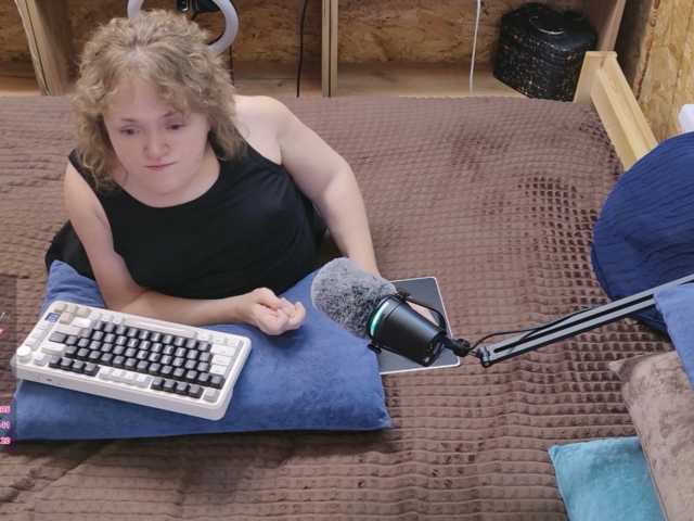 Julia-79 live cam on BongaCams