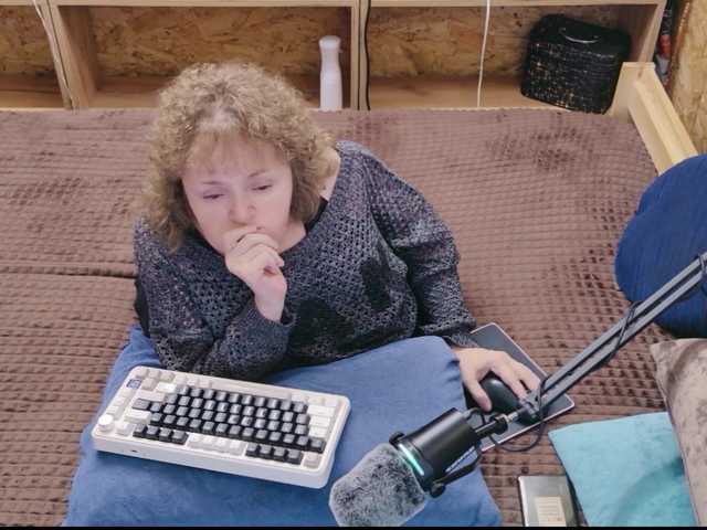 Julia-79 live cam on BongaCams