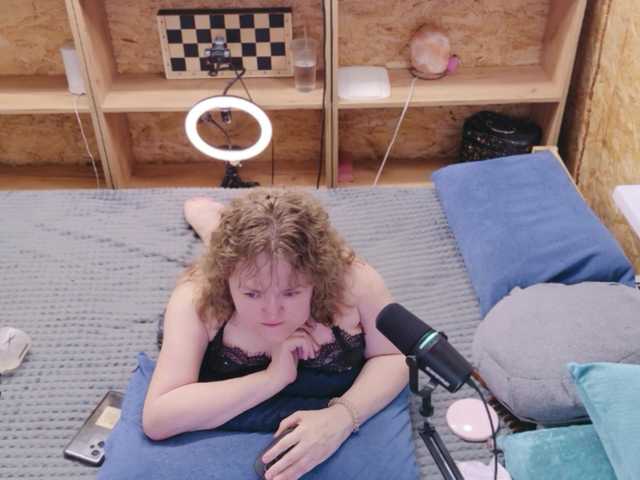 Julia-79 live cam on BongaCams