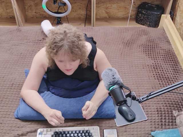 Julia-79, en vivo ahora en BongaCams