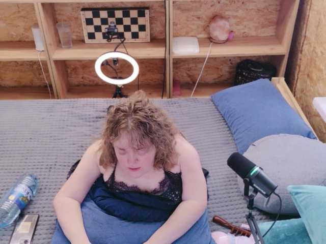 Julia-79 live cam on BongaCams