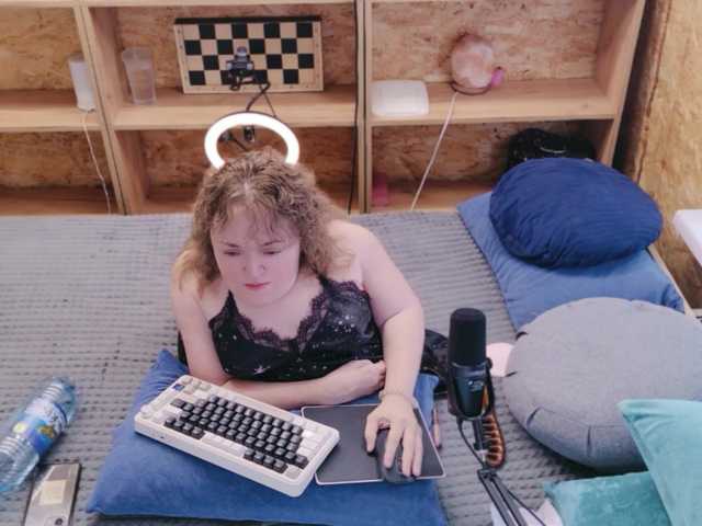 Julia-79 live cam on BongaCams