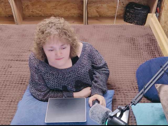 MiniNatali — live female cam