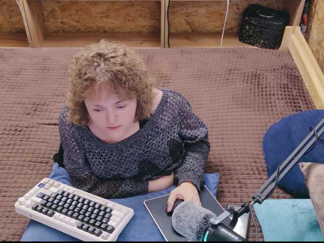 MiniNatali — live female cam