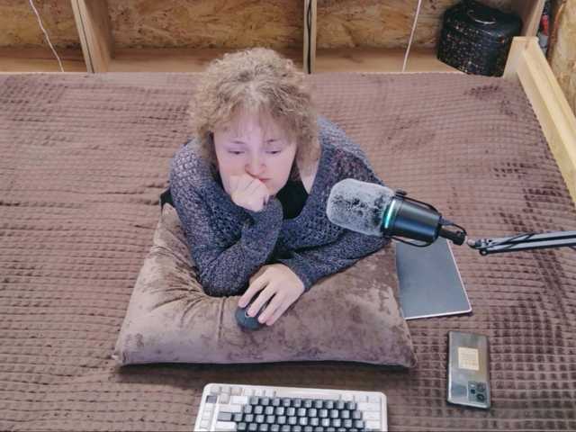 Julia-79 live cam