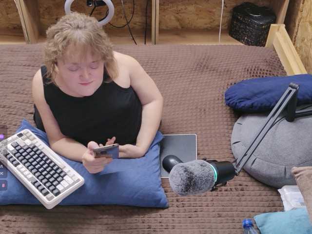 MiniNatali live cam on BongaCams