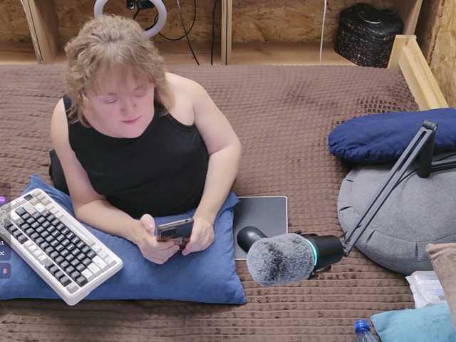 MiniNatali live cam on BongaCams