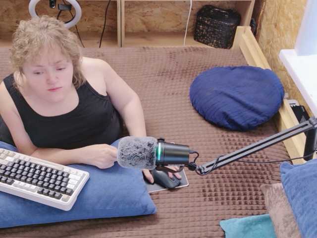 Julia-79 live cam on BongaCams
