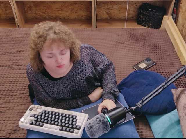 Julia-79 live cam on BongaCams