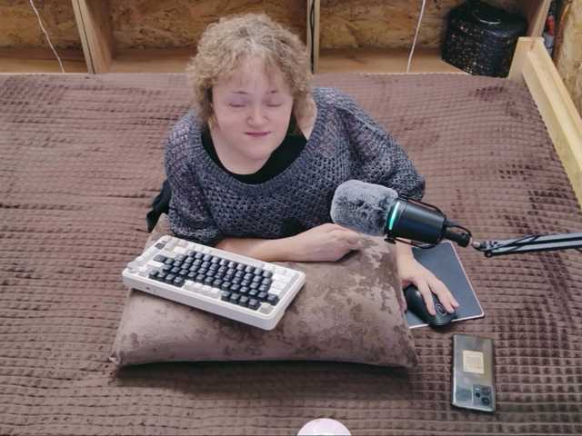 Julia-79 live cam on BongaCams
