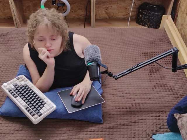 Julia-79 live cam on BongaCams