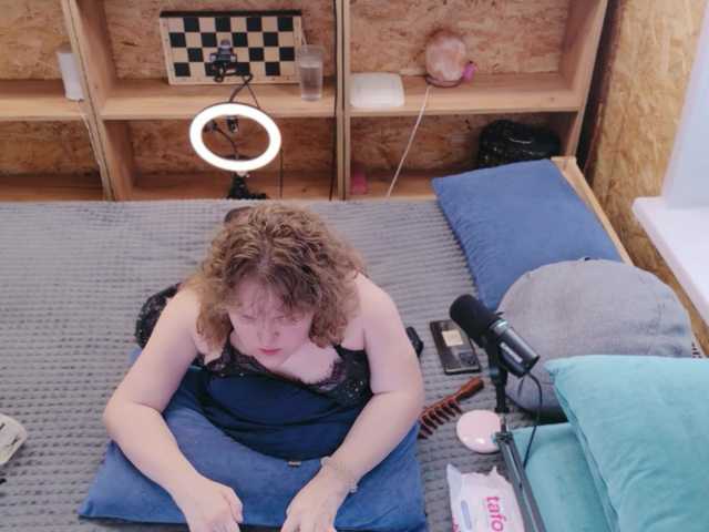 Julia-79 live cam on BongaCams