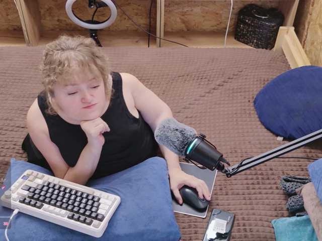Julia-79 live cam on BongaCams