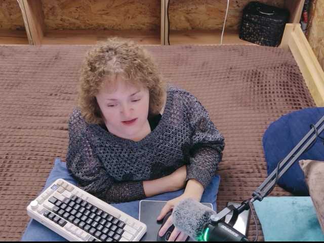 MiniNatali — live female cam