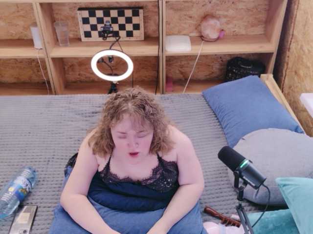 Julia-79 live cam on BongaCams