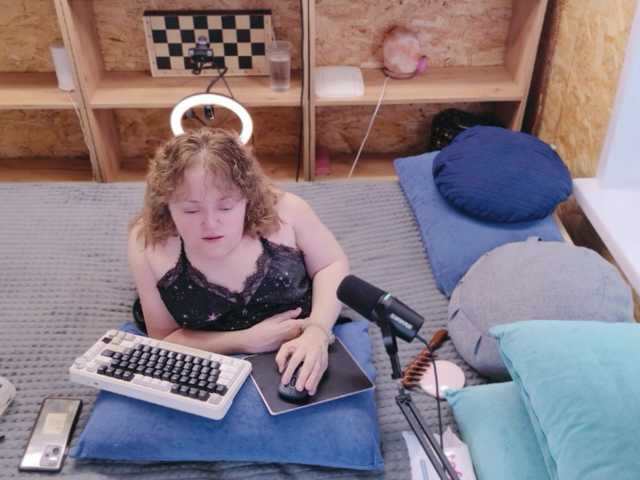 Julia-79 live cam on BongaCams