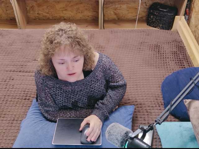 MiniNatali — live female cam