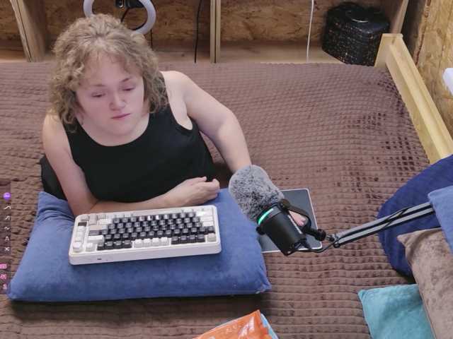 Julia-79 live cam on BongaCams