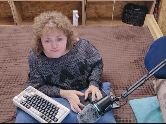 Julia-79 live cam on BongaCams