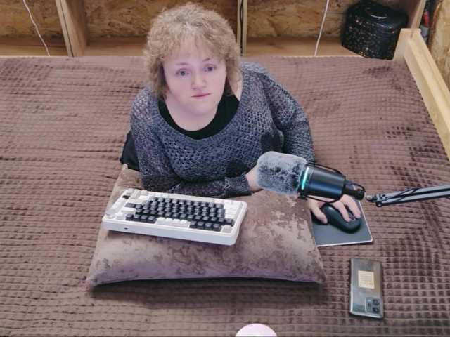 Julia-79 live cam on BongaCams
