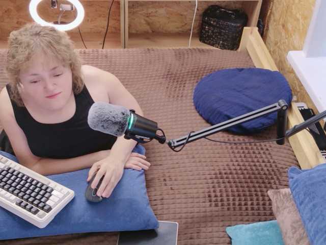 Julia-79 live cam on BongaCams