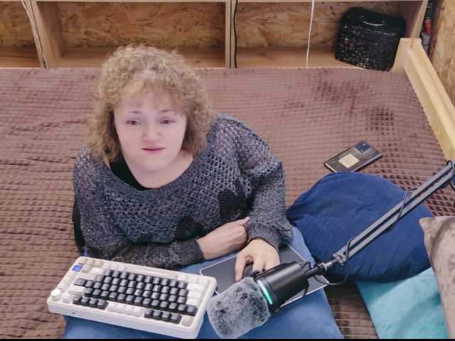 Julia-79 live cam on BongaCams