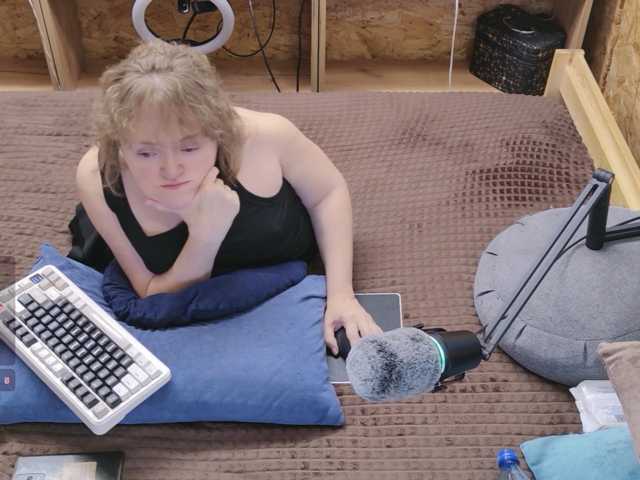 MiniNatali live cam on BongaCams