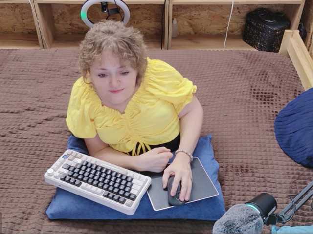 Julia-79 live cam on BongaCams