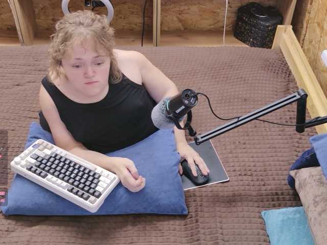 Julia-79 live cam on BongaCams