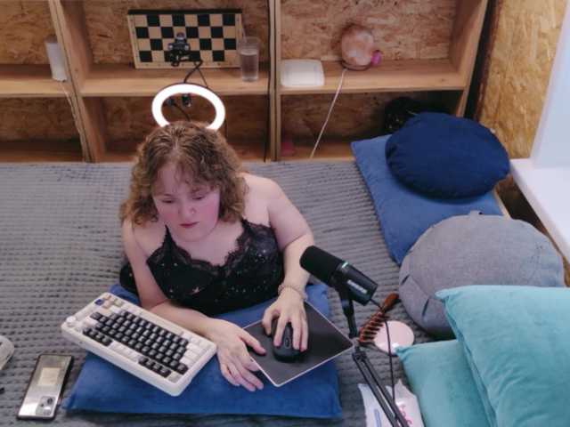 Julia-79 live cam on BongaCams