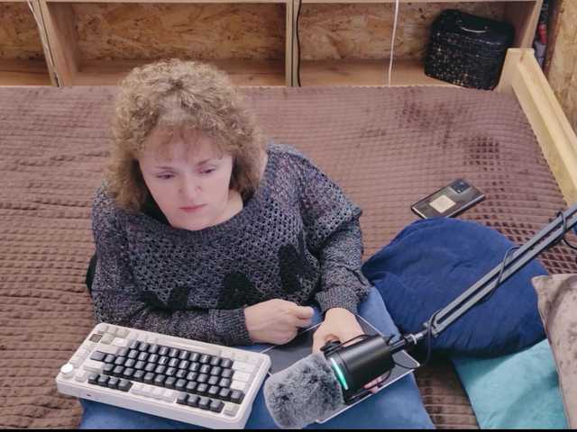 Julia-79 live cam on BongaCams