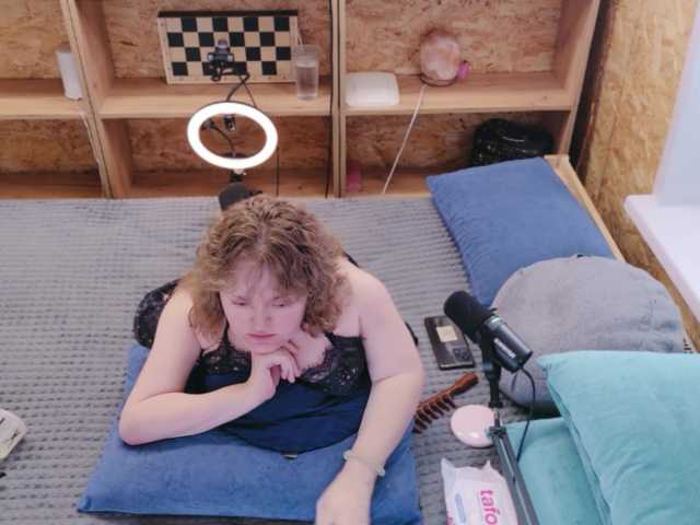 Julia-79 live cam on BongaCams