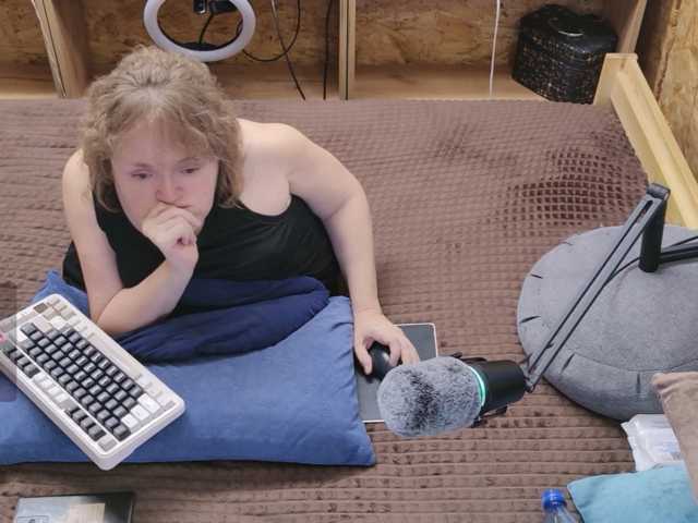 MiniNatali live cam on BongaCams