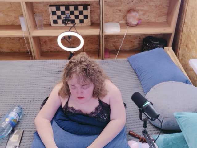 Julia-79 live cam on BongaCams