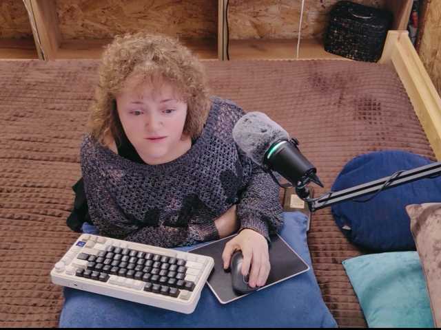 Julia-79 live cam on BongaCams