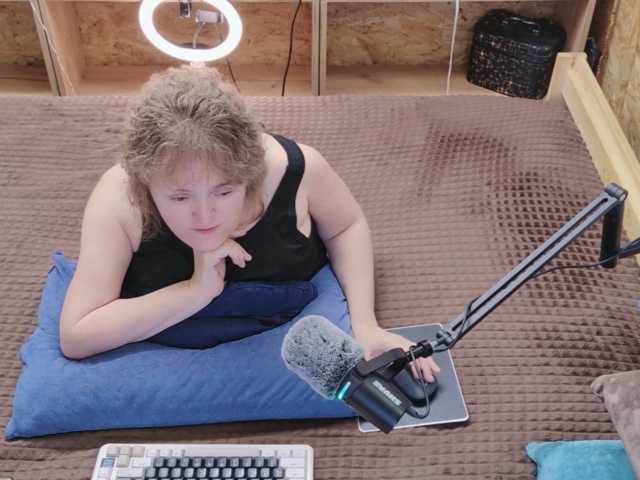 Julia-79 live cam on BongaCams