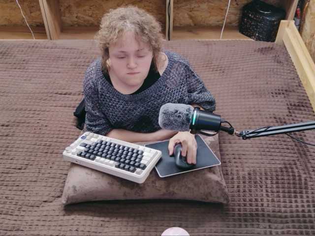 Julia-79 live cam on BongaCams