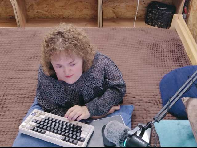 MiniNatali — live female cam
