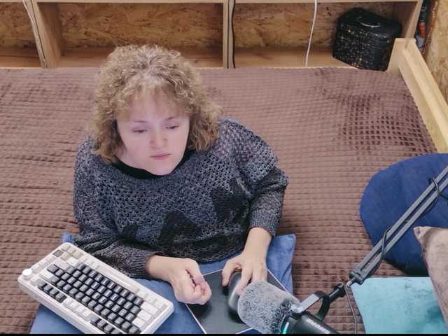 MiniNatali — live female cam