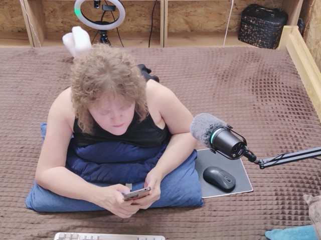 Julia-79 live cam on BongaCams