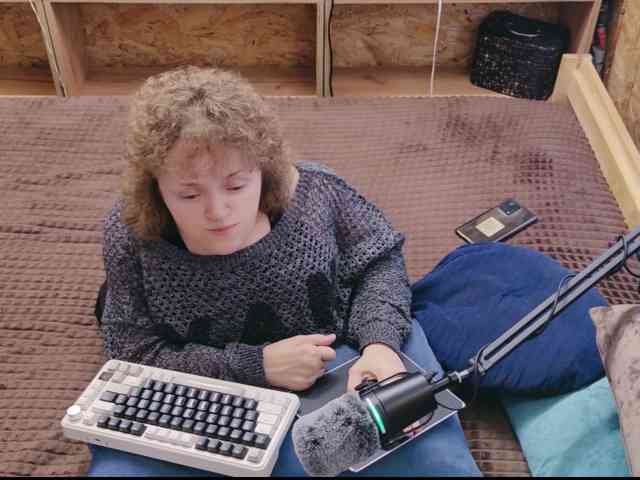 Julia-79 - Girl 