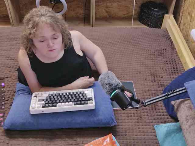 Julia-79's webcam live show