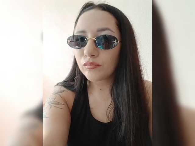 Sofa999 — live female cam