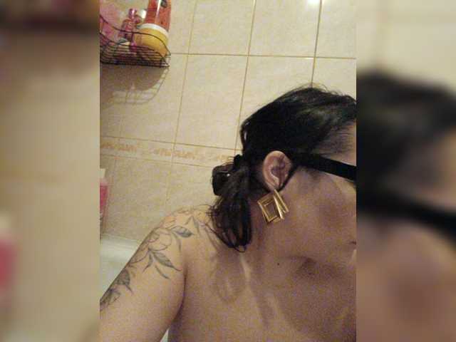Sofa999, live now on BongaCams