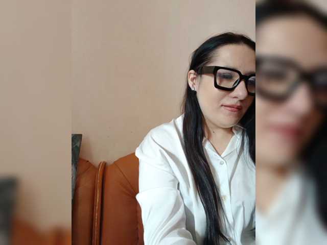 Sofa999, en directo ahora en BongaCams