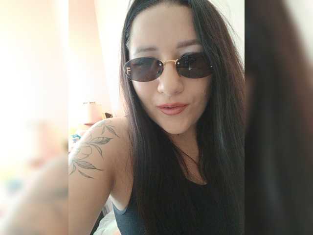 Sofa999 — live female cam