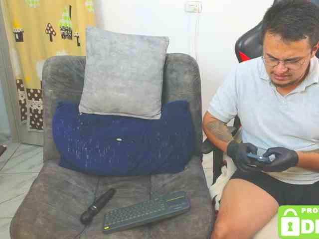 Naughty-Sharon69 webcam
